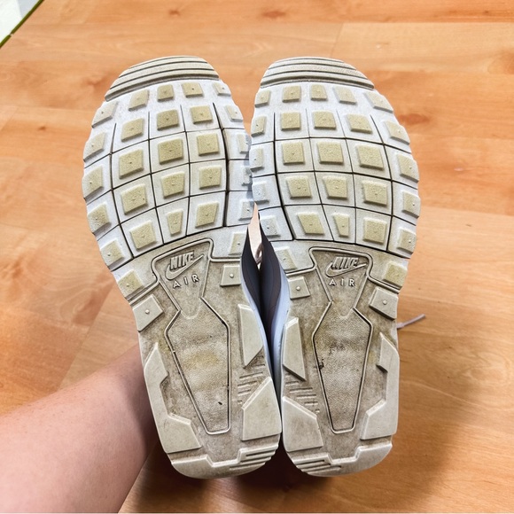 Nike Light Pink & White Air Max Motion LW SE Sneaker Women’s Size 8.5 - Picture 9 of 10